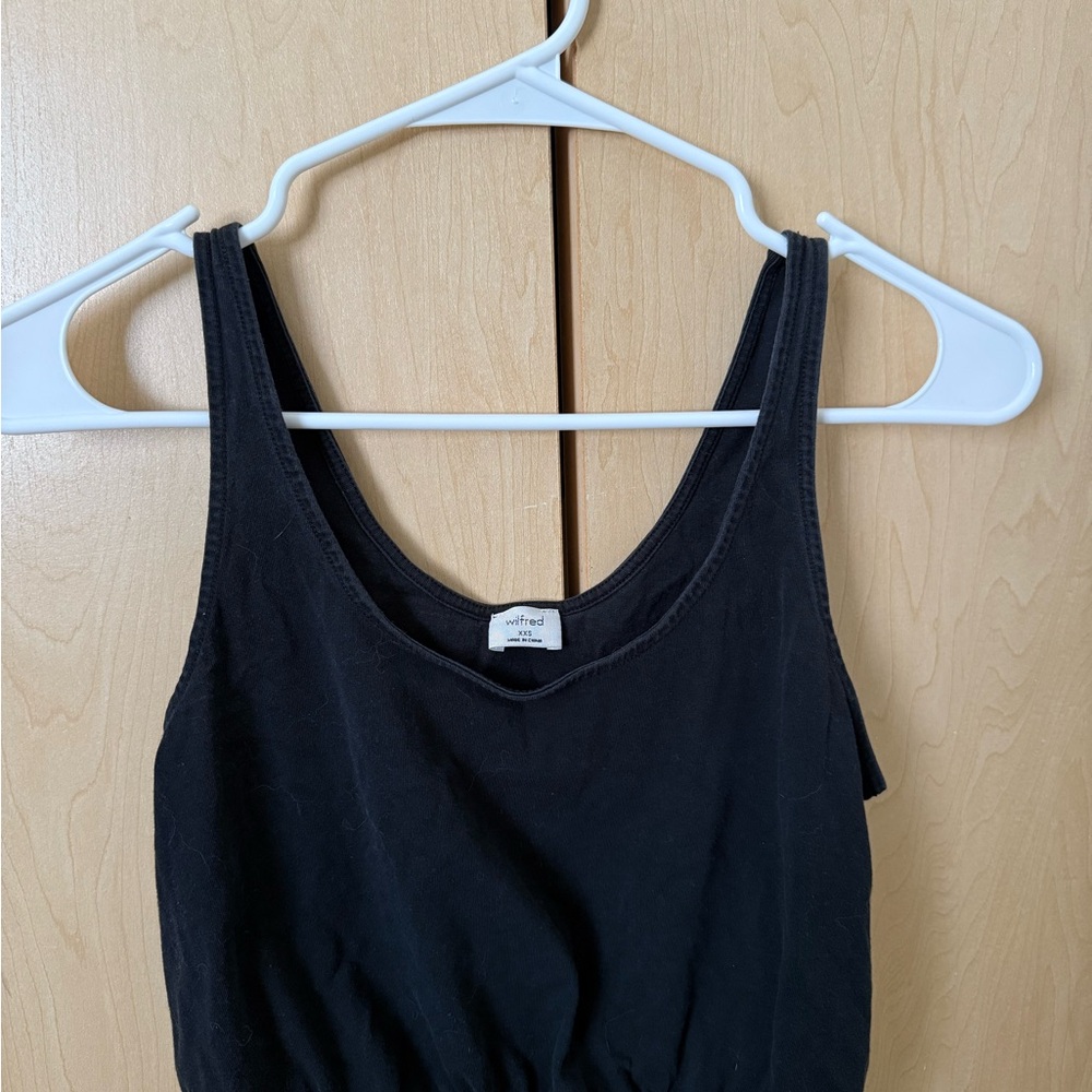 Aritzia Wilfred Black Sleeveless Crop Top